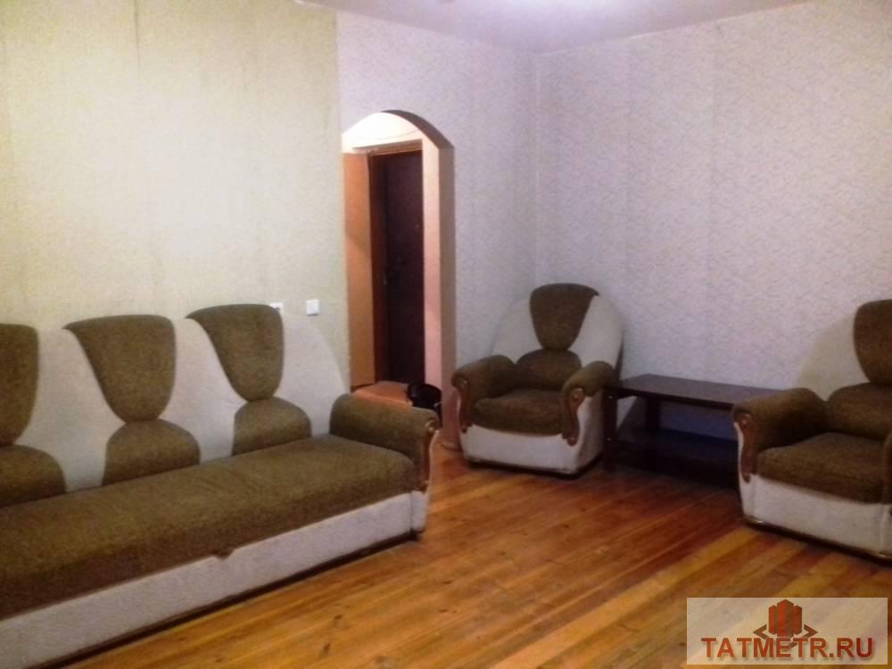 Сдается отличная квартира в г. Зеленодольск. В квартире имеется диван, два кресла, стол,  холодильник. Рядом банки,...