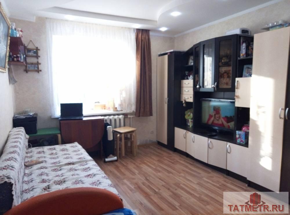 Продается отличная однокомнатная квартира в спокойном районе г. Зеленодольск. Комната просторная, уютная, светлая в... - 2