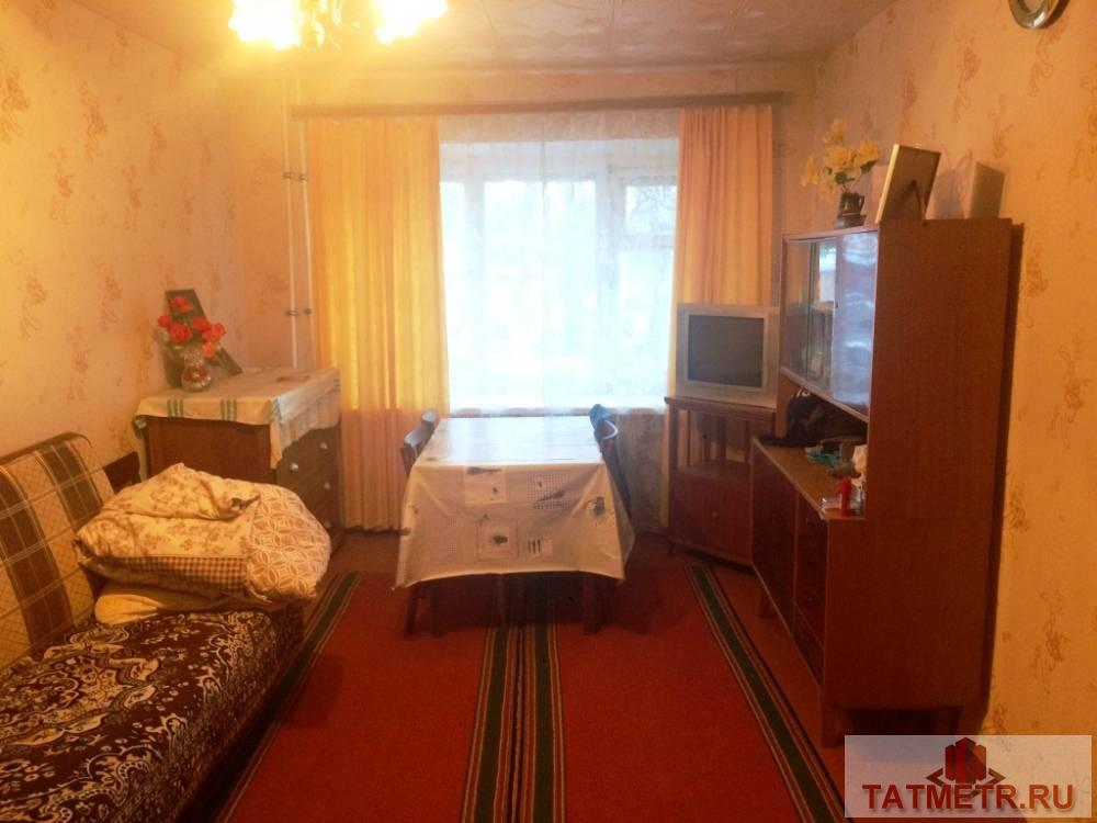 ПРОДАЕТСЯ двухкомнатная квартира в центре  г. Зеленодольск. Квартира теплая, уютная, комнаты проходные. В доме был...