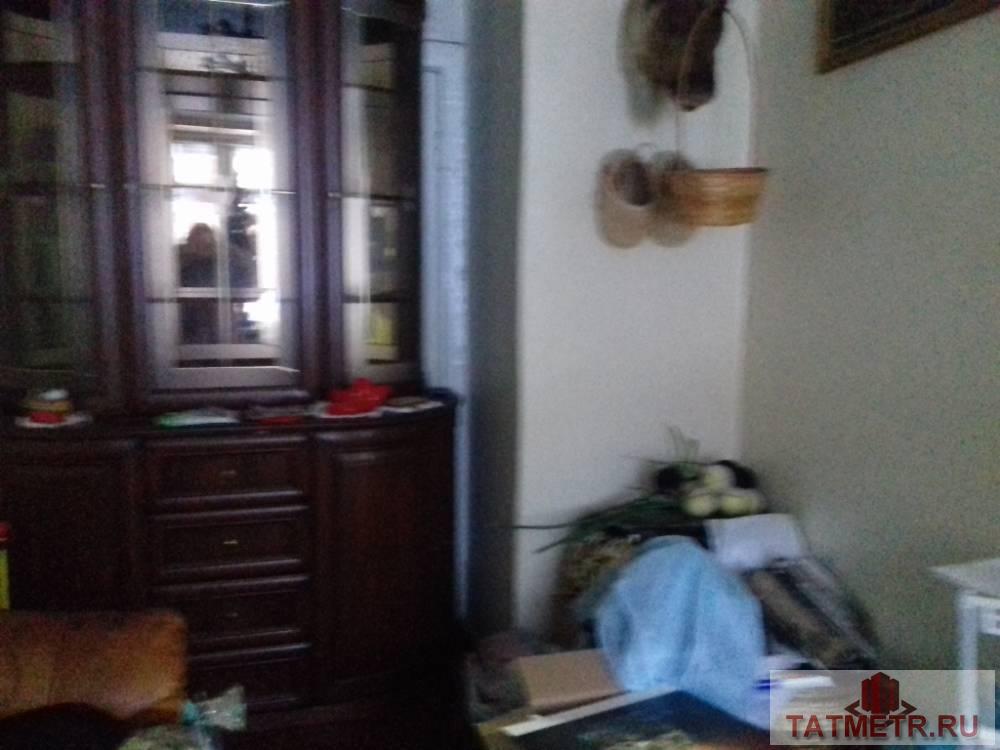 Продается квартира в самом центре города Зеленодольск. Квартира очень теплая, одна комната соединена с кухней, в... - 4