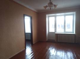 Продается двухкомнатная квартира в центре города Зеленодольск....