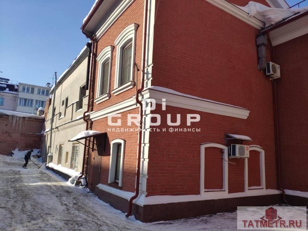 Продаю Отдельно стоящее здание в Вахитовском районе на первой линии с супер надежным арендатором 2896 кв.м. по улице...