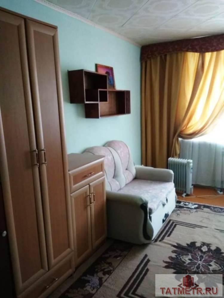 Сдается укомплектованная комната в центр г. Зеленодольск. Комната для проживания с мебелью и техникой: диван, шкаф,...