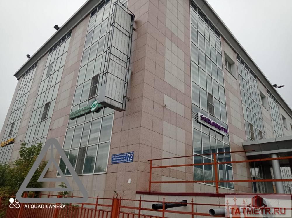 Продается отдельно стоящее здание  находящееся по адресу: Краснококшайская 72 . здание 3-этажный бизнес  комплекс с...