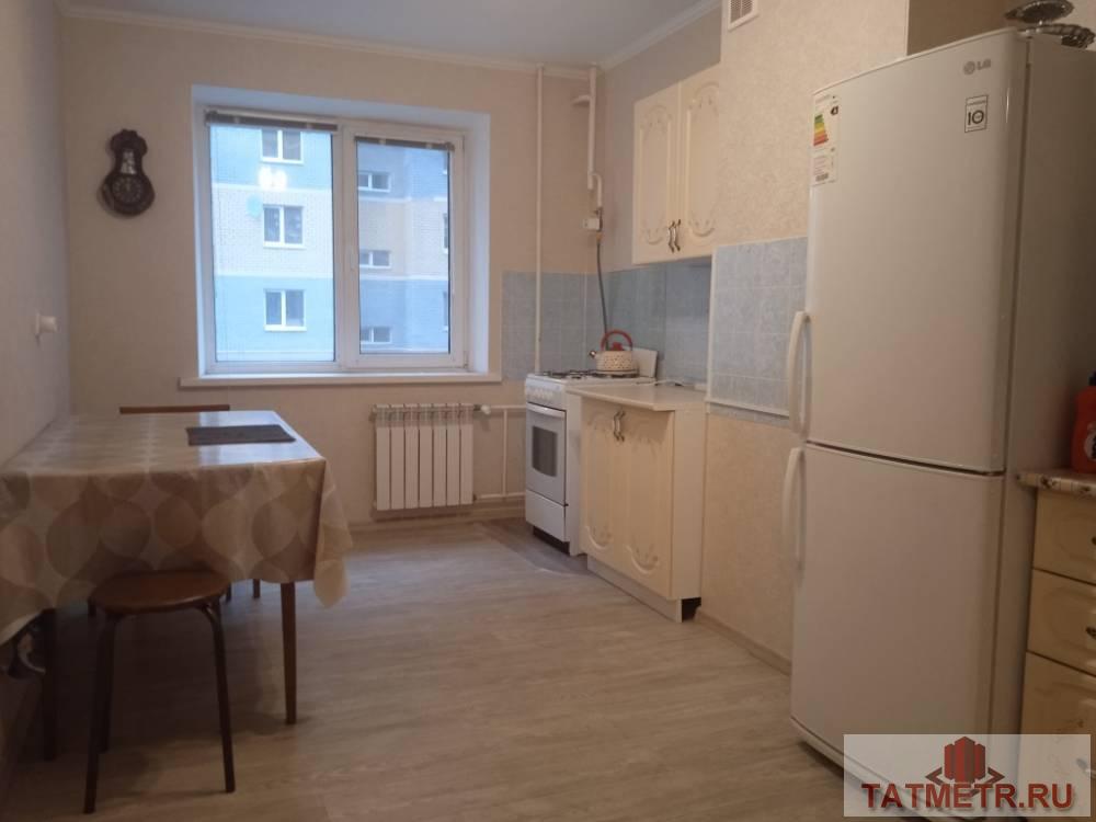 Сдается отличная квартира в г. Зеленодольске. В квартире сделан хороший ремонт, Стеклопакеты, на кухне: стол, стулья,... - 4