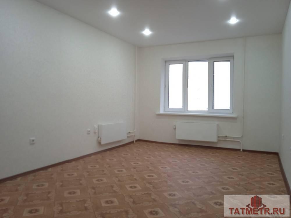 Продается отличная двухкомнатная квартира с хорошим ремонтом в новом доме г. Зеленодольск. В квартире натяжные...