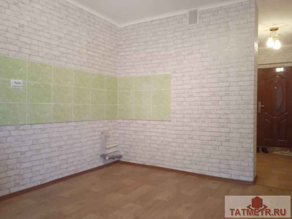 Продается отличная двухкомнатная квартира с хорошим ремонтом в новом доме г. Зеленодольск. В квартире натяжные... - 6