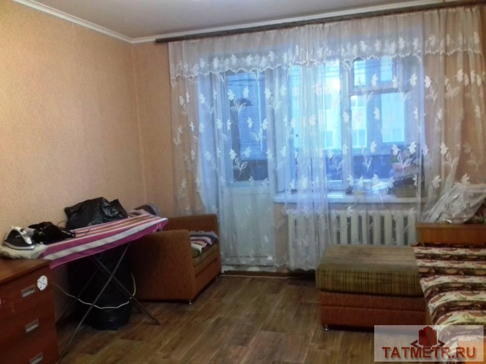 Отличная квартира с хорошей планировкой в городе Зеленодольске. Зал 17 кв.м., спальня 9 кв.м., кухня 6 кв.м. Квартира...