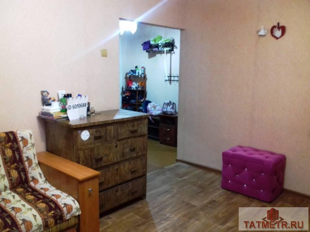 Отличная квартира с хорошей планировкой в городе Зеленодольске. Зал 17 кв.м., спальня 9 кв.м., кухня 6 кв.м. Квартира... - 2
