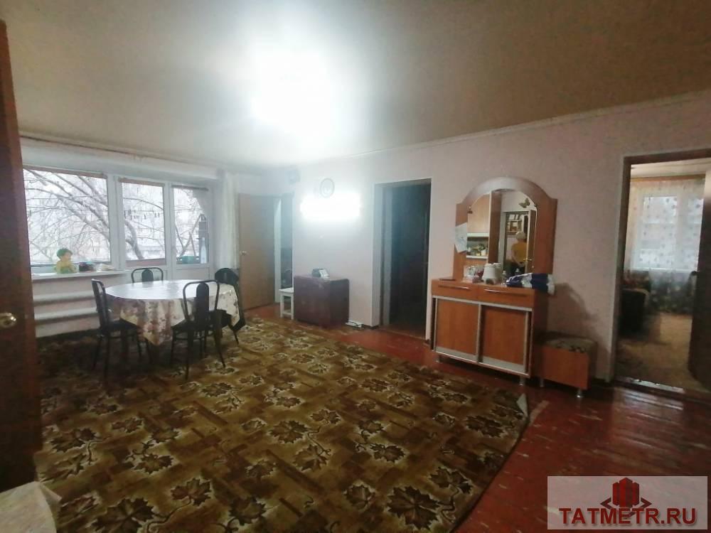  Продается четырехкомнатная квартира в г. Зеленодольск. Квартира большая, светлая, очень уютная. Все комнаты...