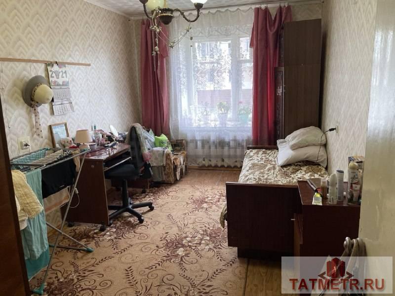 Продается уютная, теплая квартира в кирпичном доме по адресу: г. Менделеевск, ул. Химиков, д.10.  Удачная планировка,...