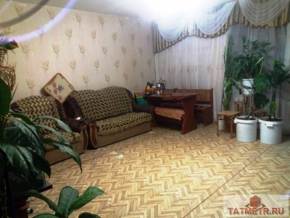 Продается просторная двухкомнатная  квартира 68 кв.м в кирпичном доме с индивидуальным отоплением в г. Зеленодольск....