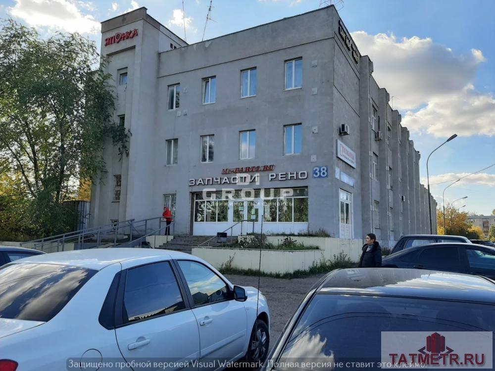 Продам помещение в отдельно стоящее 3-х этажном здании в Ново-Савиновском районе. — первая линия, второй этаж,; —...