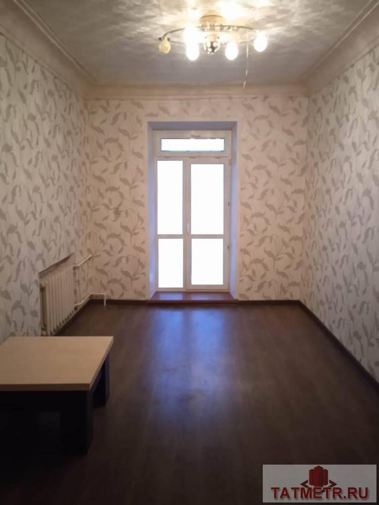 Продается двухкомнатная квартира в центре г. Зеленодольска. Квартира теплая, просторная, высокие потолки, с ремонтом....