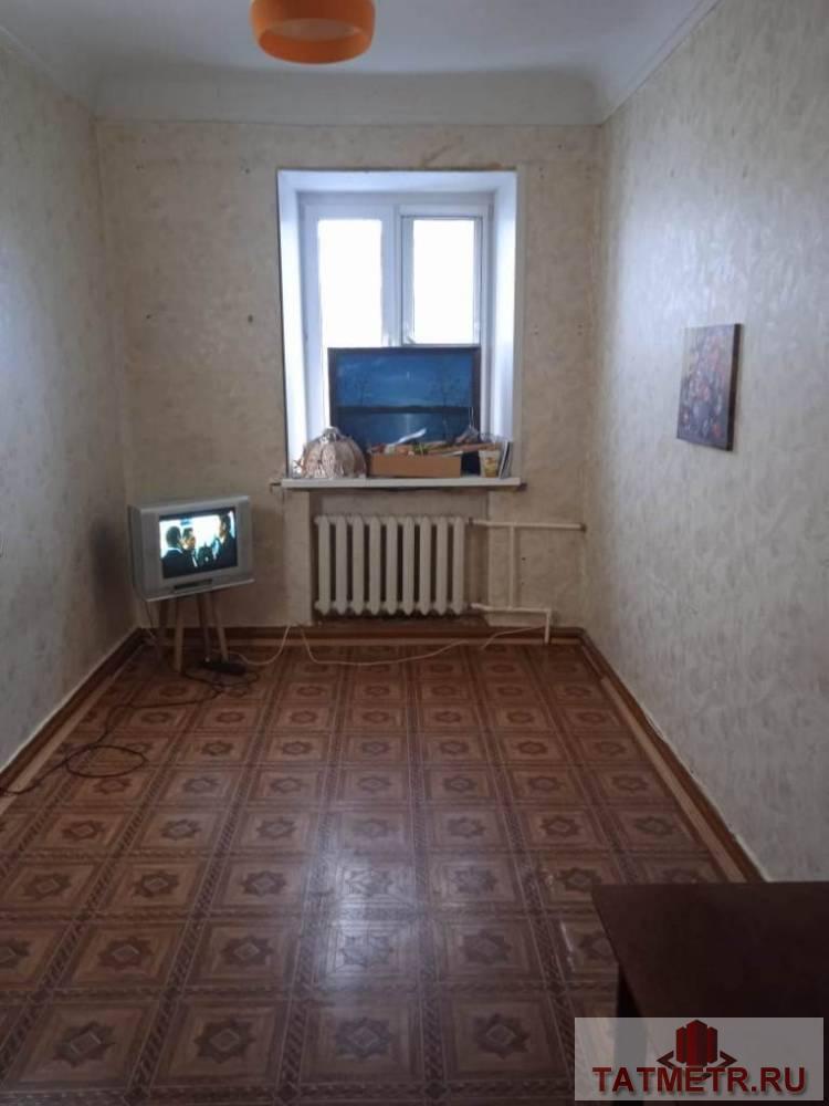 Продается двухкомнатная квартира в центре г. Зеленодольска. Квартира теплая, просторная, высокие потолки, с ремонтом.... - 2