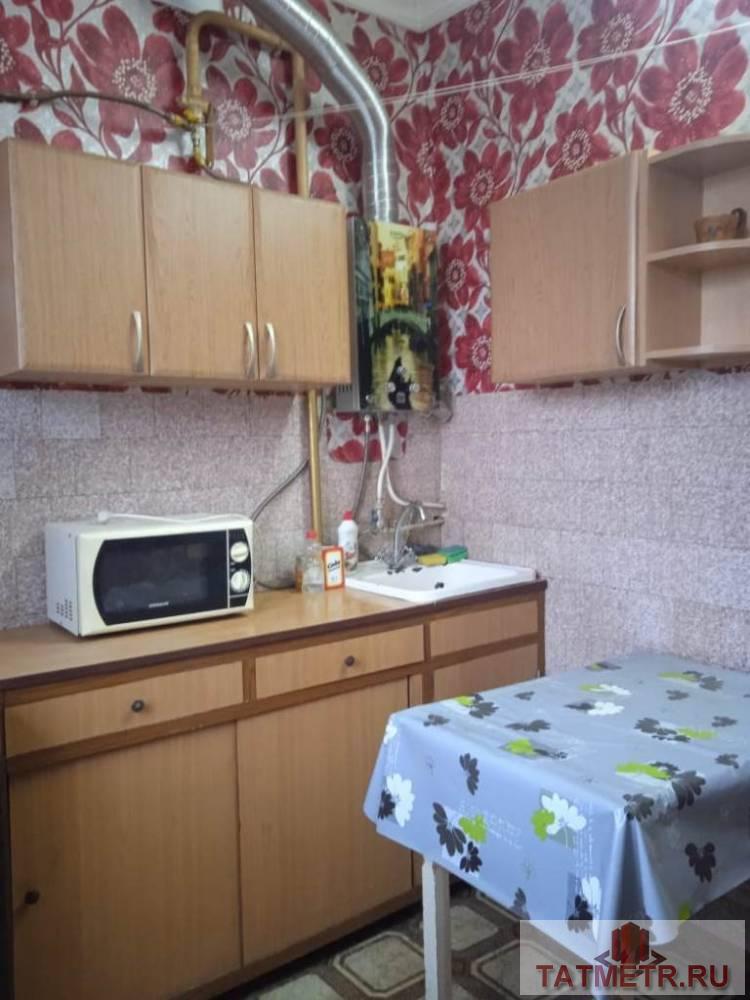 Продается двухкомнатная квартира в центре г. Зеленодольска. Квартира теплая, просторная, высокие потолки, с ремонтом.... - 4