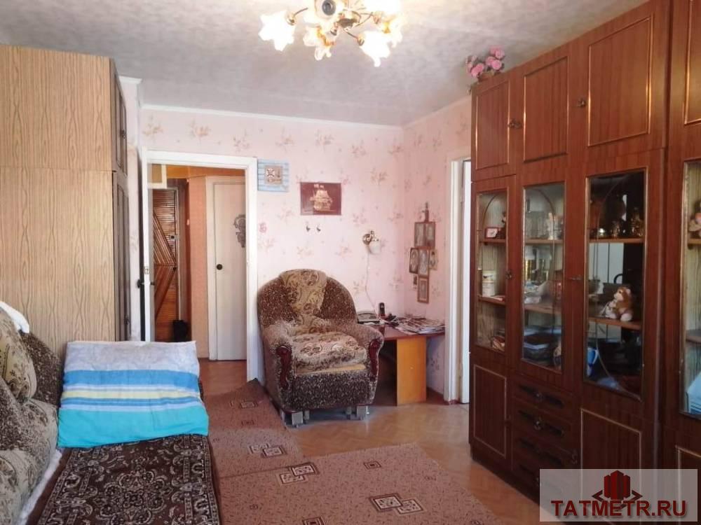 Продается замечательная, двухкомнатная квартира на среднем этаже кирпичного дома в спокойном районе г. Зеленодольск....