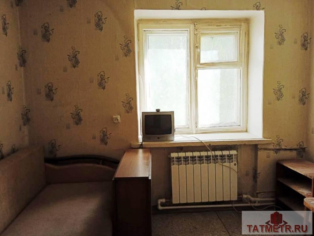 Продается квартира на среднем этаже в г. Зеленодольск.  В комнате есть 2 кладовки, в которой можно установить душевую...
