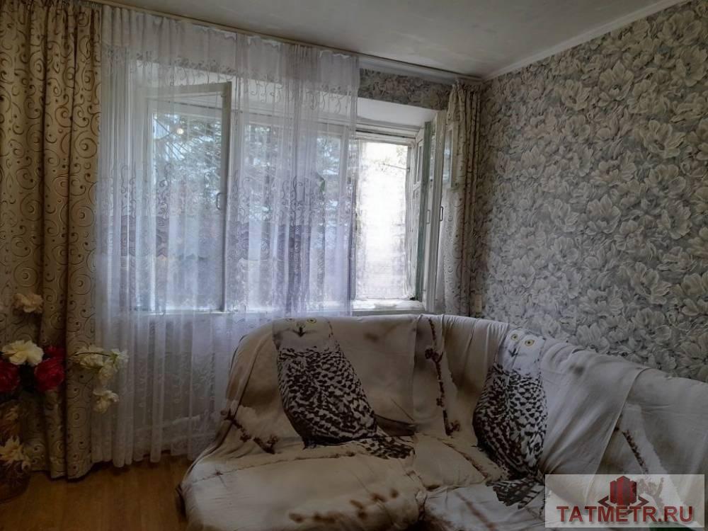 Продается однокомнатная квартира в г. Зеленодольск. Квартира с большим окном, в комнате светло и тепло, на полу...