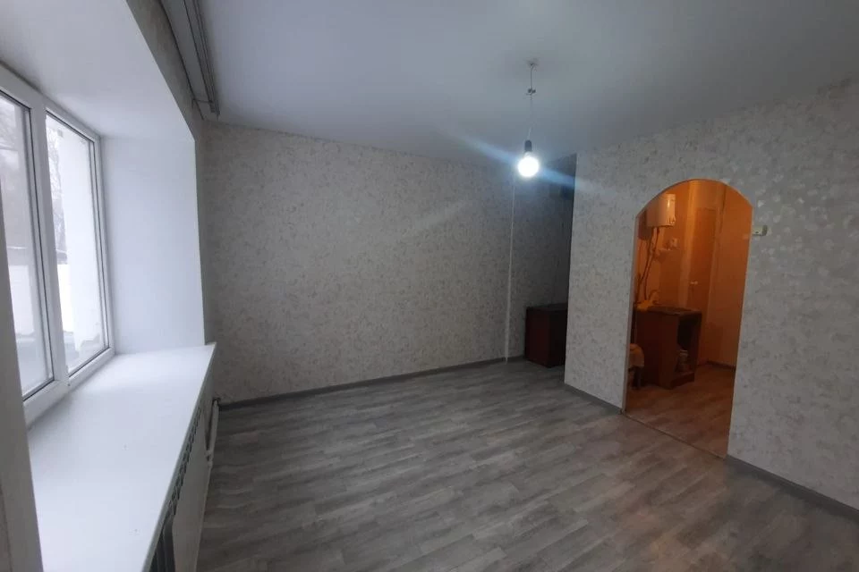 Продается однокомнатная квартира в г. Зеленодольск. Квартира расположена на среднем этаже.  Квартира с ремонтом:... - 1