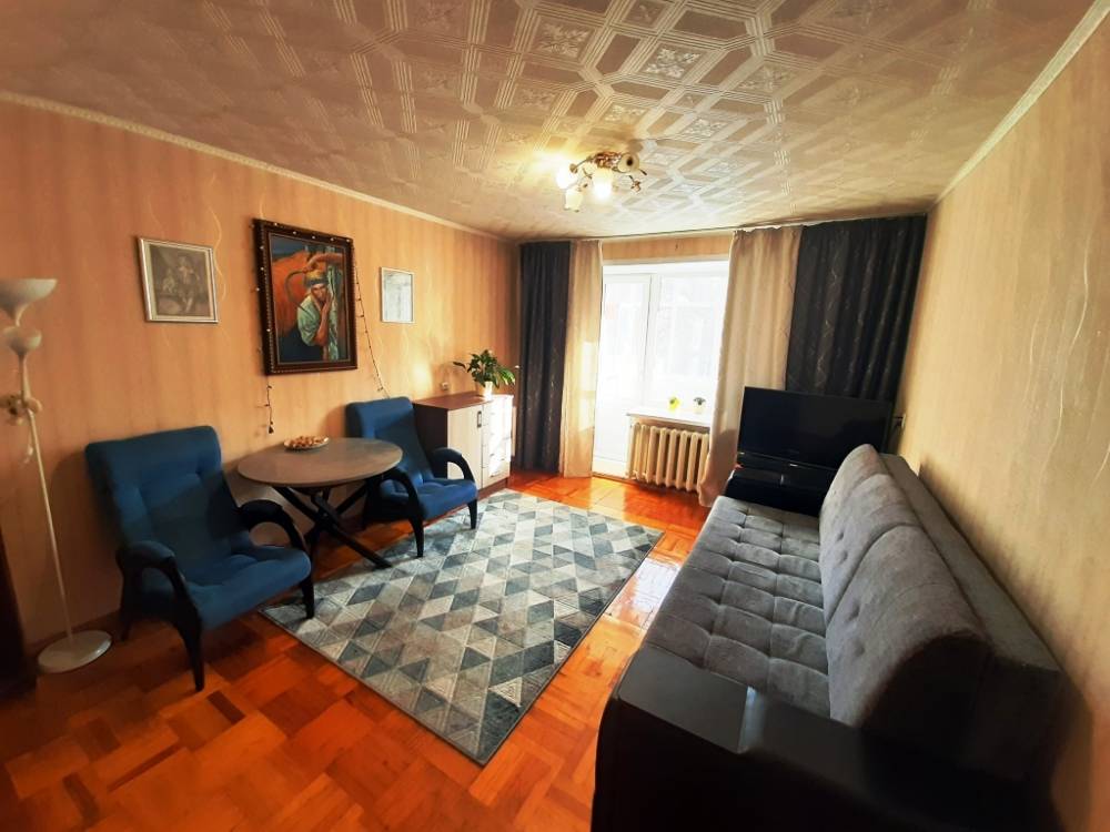 Продаю двухкомнатную квартиру на 2-м этаже дома, расположенного по адресу г.Зеленодольск, ул. Гоголя, 57а .   Проект...