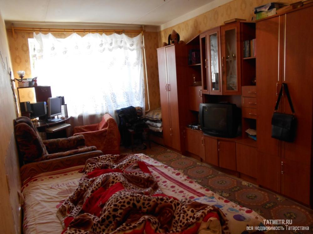 Уютная однокомнатная квартира в г. Зеленодольск. В квартире просторная прихожая с нишей, комната 19 кв.м.,...