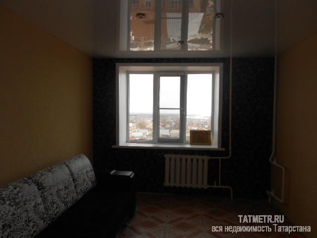 Отличная комната в городе Зеленодольске. Светлая, теплая комната с отличным ремонтом, кухня отгорожена аркой, окно...