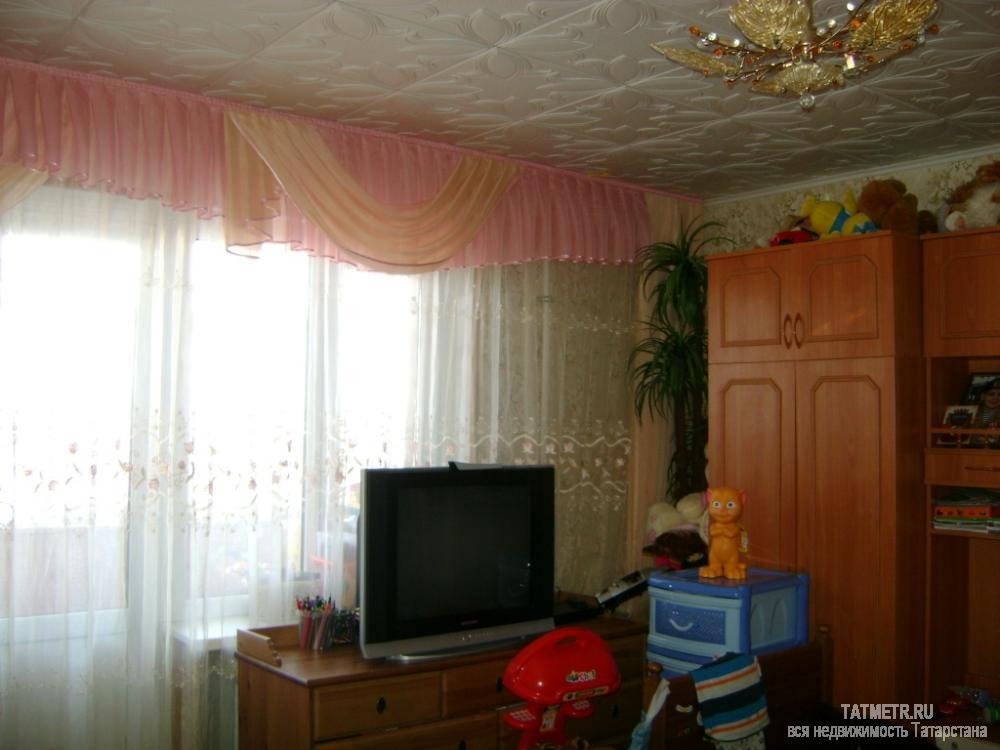 Отличная трехкомнатная квартира ленинградского проекта в г. Зеленодольск. Квартира просторная, светлая, тёплая, не...