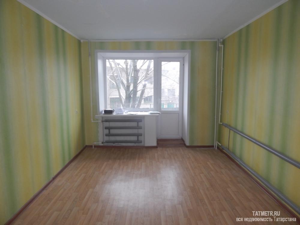 Хорошая однокомнатная кватрира с ремонтом в городе Волжске. Удобная планировка. Просторная, светлая комната с выходом...