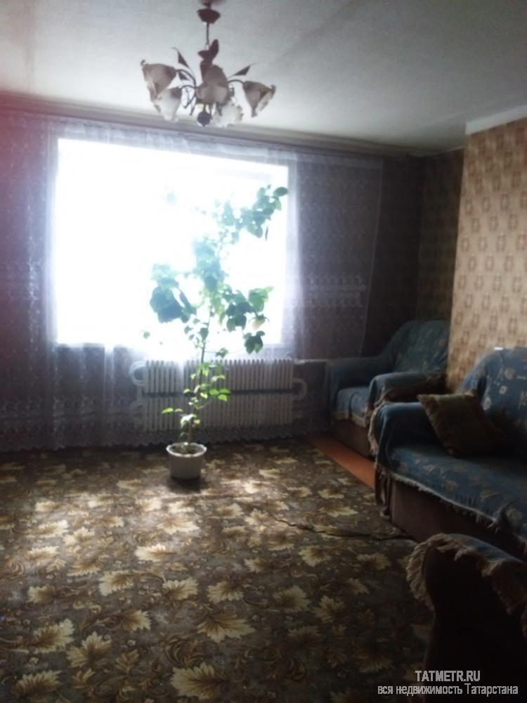 Хорошая трехкомнатная квартира в г. Зеленодольск. Комнаты просторные, светлые. Кухня большая. С/у раздельный, в...