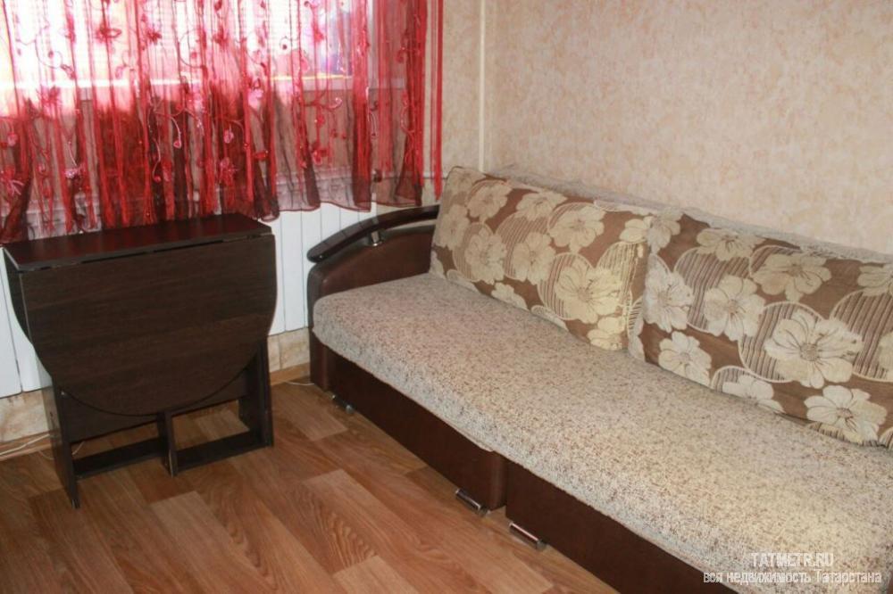 Отличная гостинка в городе Зеленодольске. Квартира светлая, теплая. Сделан хороший ремонт. Окно - стеклопакет. С/у в... - 1