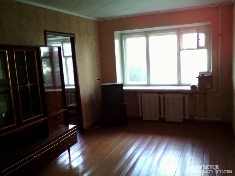Просторная двухкомнатная квартира в центре г. Зеленодольск. Квартира в хорошем состоянии. Санузел раздельный, трубы...