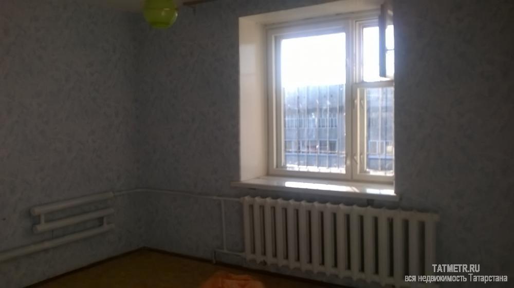 Отличная квартира в г. Зеленодольск, в хорошем состоянии. Санузел раздельный, ванная в плитке, заменены трубы,... - 4