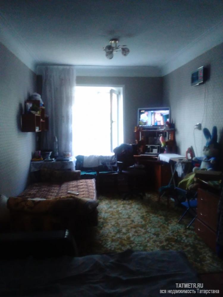 Хорошая квартира в самом центре г. Зеленодольск. Квартира большая, светлая, теплая. Окна стеклопакет, высокие потолки...