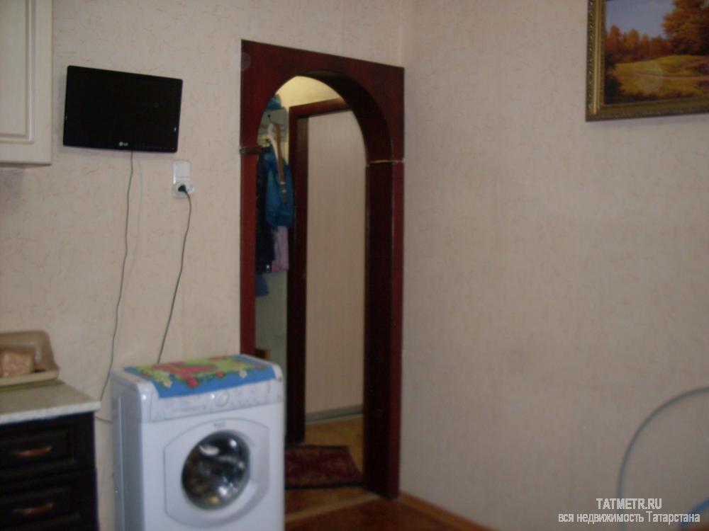 Отличная квартира в г. Зеленодольск, в мкр. Мирный. Квартира большая, светлая, теплая. Кухня 12 кв.м. Санузел... - 4