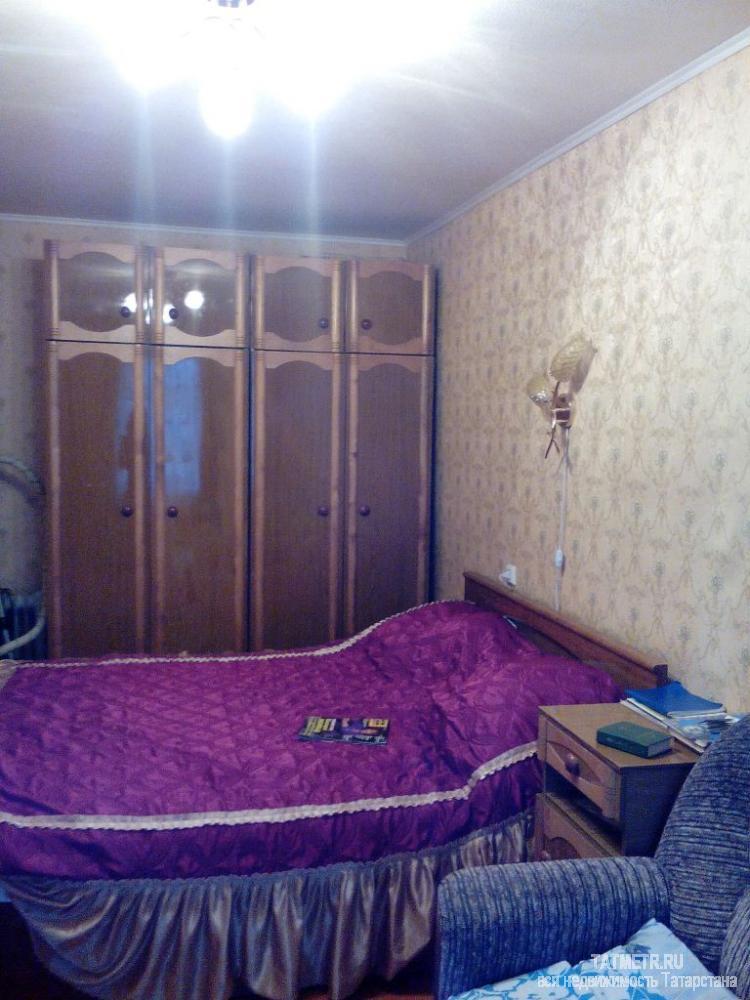 Замечательная квартира в центре г. Зеленодольск. Квартира в отличном состоянии. Комнаты просторные, светлые. Потолки... - 2
