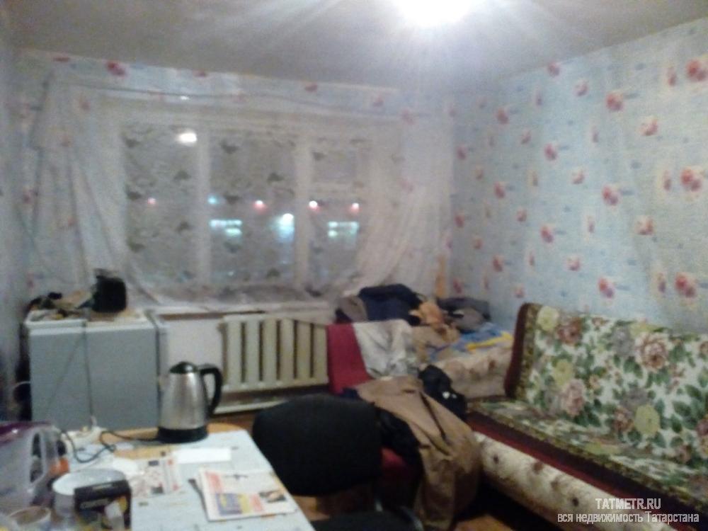 Отличная комната в г. Зеленодольск. Комната просторная, уютная, в хорошем состоянии. Окно пластиковое, на полу...