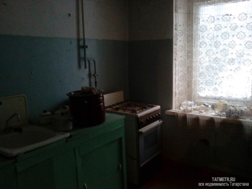 Уютная однокомнатная квартира в г. Зеленодольск. В квартире просторная прихожая с кладовкой, комната с нишей 19... - 2