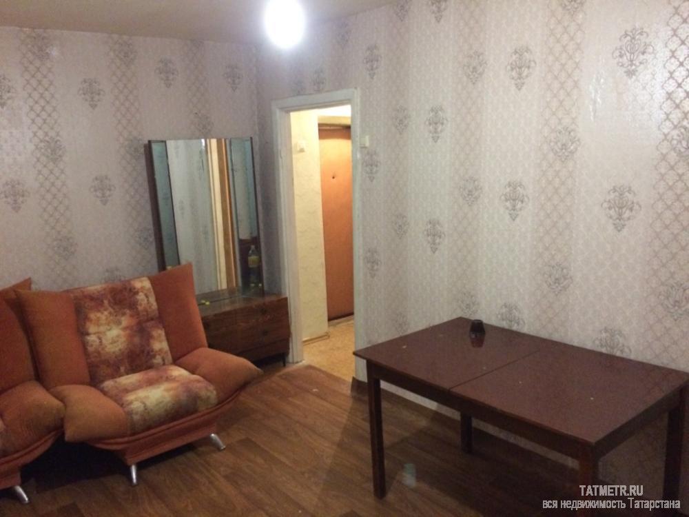 Хорошая квартира в спокойном районе г. Зеленодольске. В комнате сделан ремон. На полу линолиум. Установлены... - 1