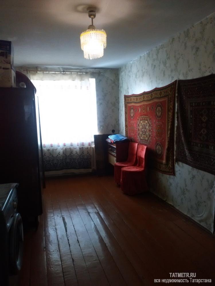 Хорошая квартира в самом центре города Зеленодольск. Квартира светлая, уютная. Комнаты смотрят на разные стороны. С/у... - 1