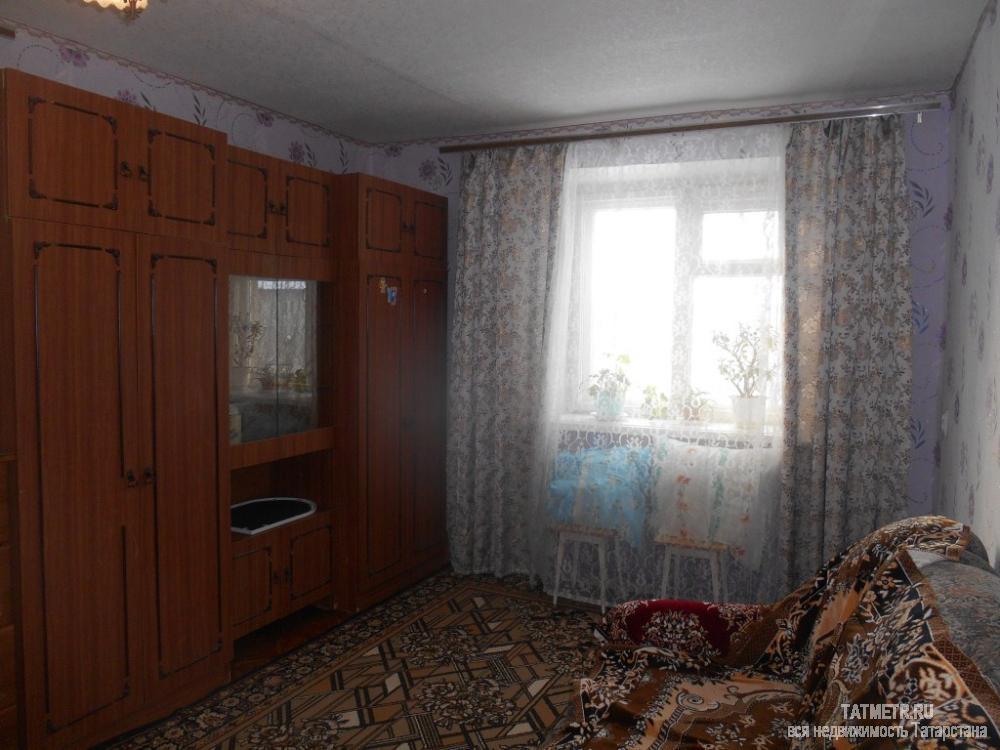 Сдается однокомнатная квартира в тихом районе г. Зеленодольск. В квартире имеется диван, два кресла, стенка, ковры,...