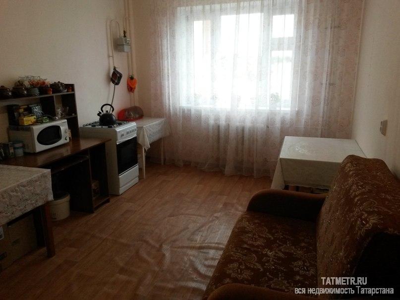 Отличная квартира в новом доме в мкр. Мирный, в г. Зеленодольск. В квартире имеется вся необходимая мебель и техника... - 2