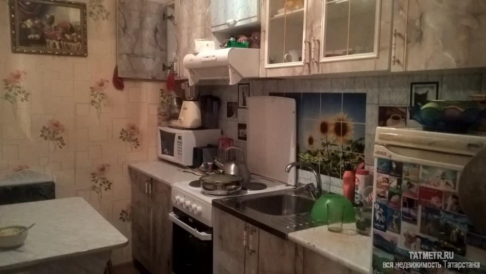 Замечательная комната в блоке в г. Зеленодольск. Комната светлая, большая, с хорошим ремонтом. Кухонная зона... - 2
