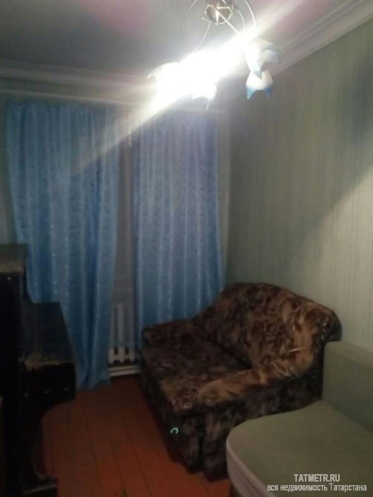 Сдается хорошая комната в коммунальной квартире в г. Зеленодольск. Из мебели имеется диван, стол, кресло, шкаф. Из... - 2