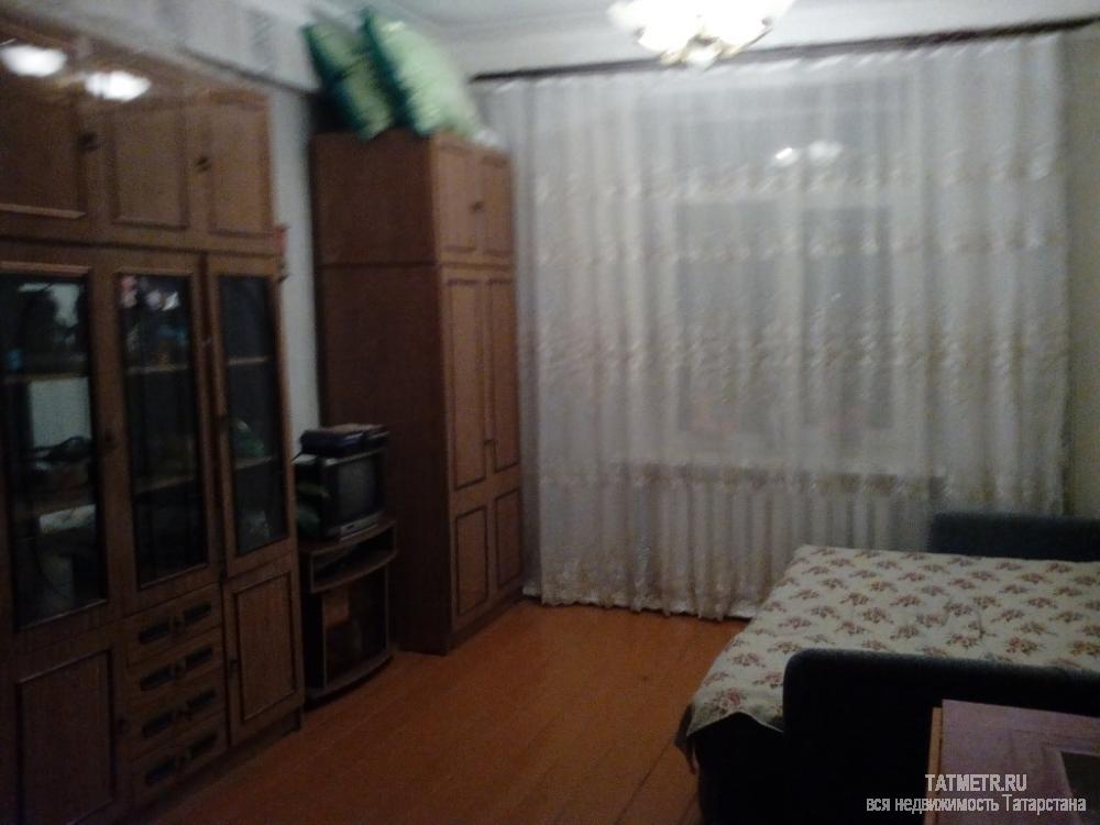 Отличная комната в г. Зеленодольск. Комната большая, светлая, после косметического ремонта. В комнате диван, шкаф,... - 1