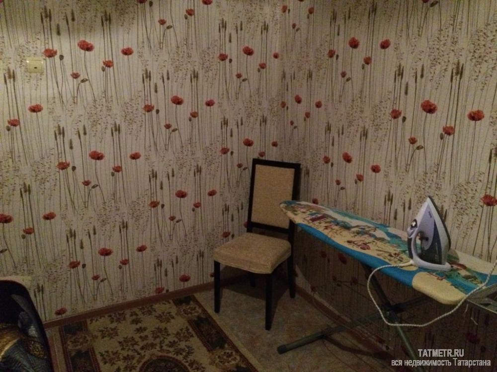 Сдаётся отличная комната в двухкомнатной квартире в г. Зеленодольск. В комнате: кровать, шкаф, стол, стул, стиральная... - 3