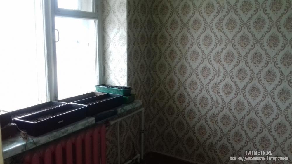 Двухкомнатная квартира в центре города Зеленодольска. Комнаты светлые, одна из комнат разделена на две. В шаговой... - 1