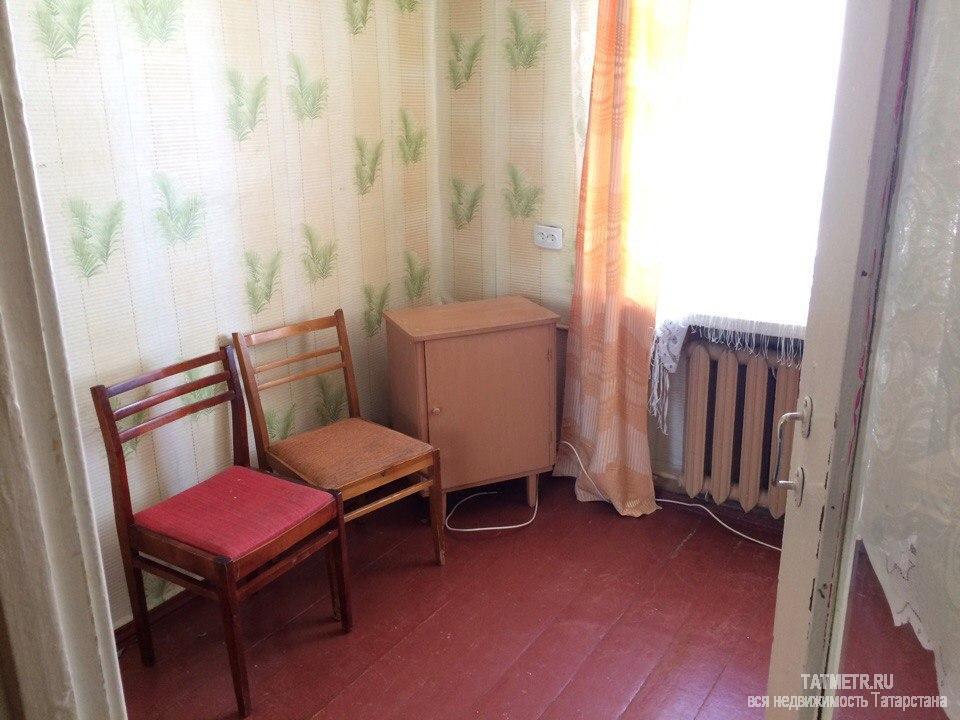 Сдаётся хорошая комната в г. Зеленодольск. В комнате есть: кровать, холодильник, плита, тумбочка. Спокойные соседи.... - 1