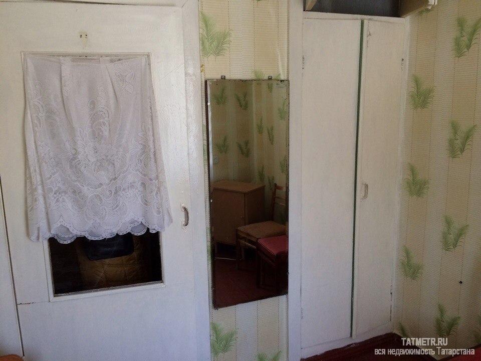 Сдаётся хорошая комната в г. Зеленодольск. В комнате есть: кровать, холодильник, плита, тумбочка. Спокойные соседи.... - 3