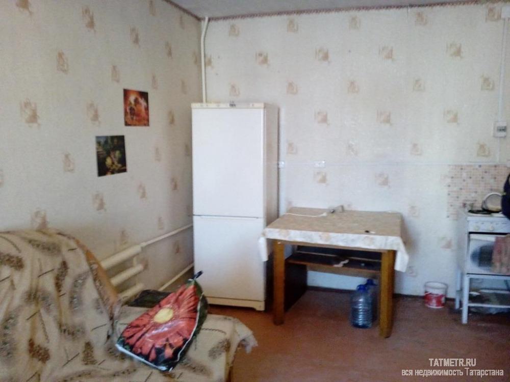 Сдается комната в блоке в г. Зеленодольск. В комнате диван, два кресла, плитка, телевизор, холодильник. С/у на две...